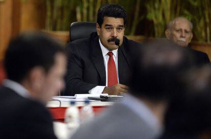 Maduro escucha a Capriles en la reunión de la semana pasada