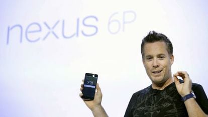 Dave Burke, vicepresidente de Ingeniería de Google, presenta el nuevo Nexus 6P.