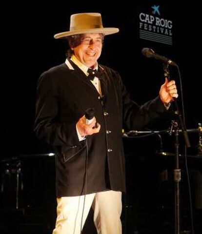 Bob Dylan, el sábado, en un momento de su actuación en el Festival de Cap Roig.