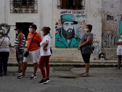 Una fila para cambiar moneda en La Habana, el pasado mes de julio.