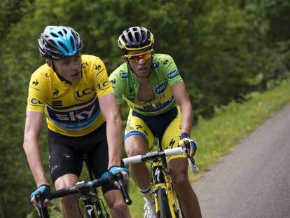Contador, a rueda de Froome en la subida del col del Béal.