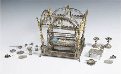 La cuna de Sijena y los otros objetos rituales que se pusieron a la venta.