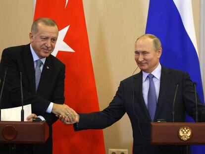 Los presidentes de Turquía y Rusia, Recep Tayyip Erdogan y Vladímir Putin, este martes en Sochi.