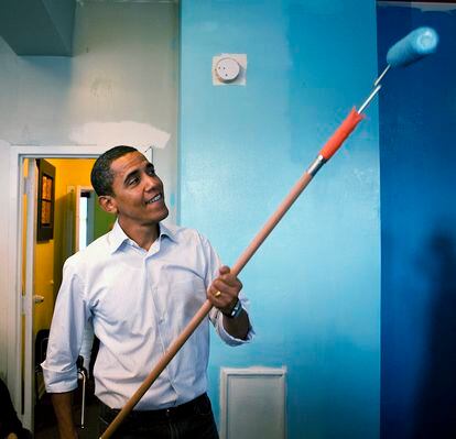 Obama Volunteers During Day Of Service