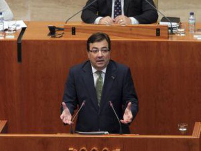 El presidente en funciones de la Junta de Extremadura, Guillermo Fernández Vara, durante su intervención en la Asamblea.
