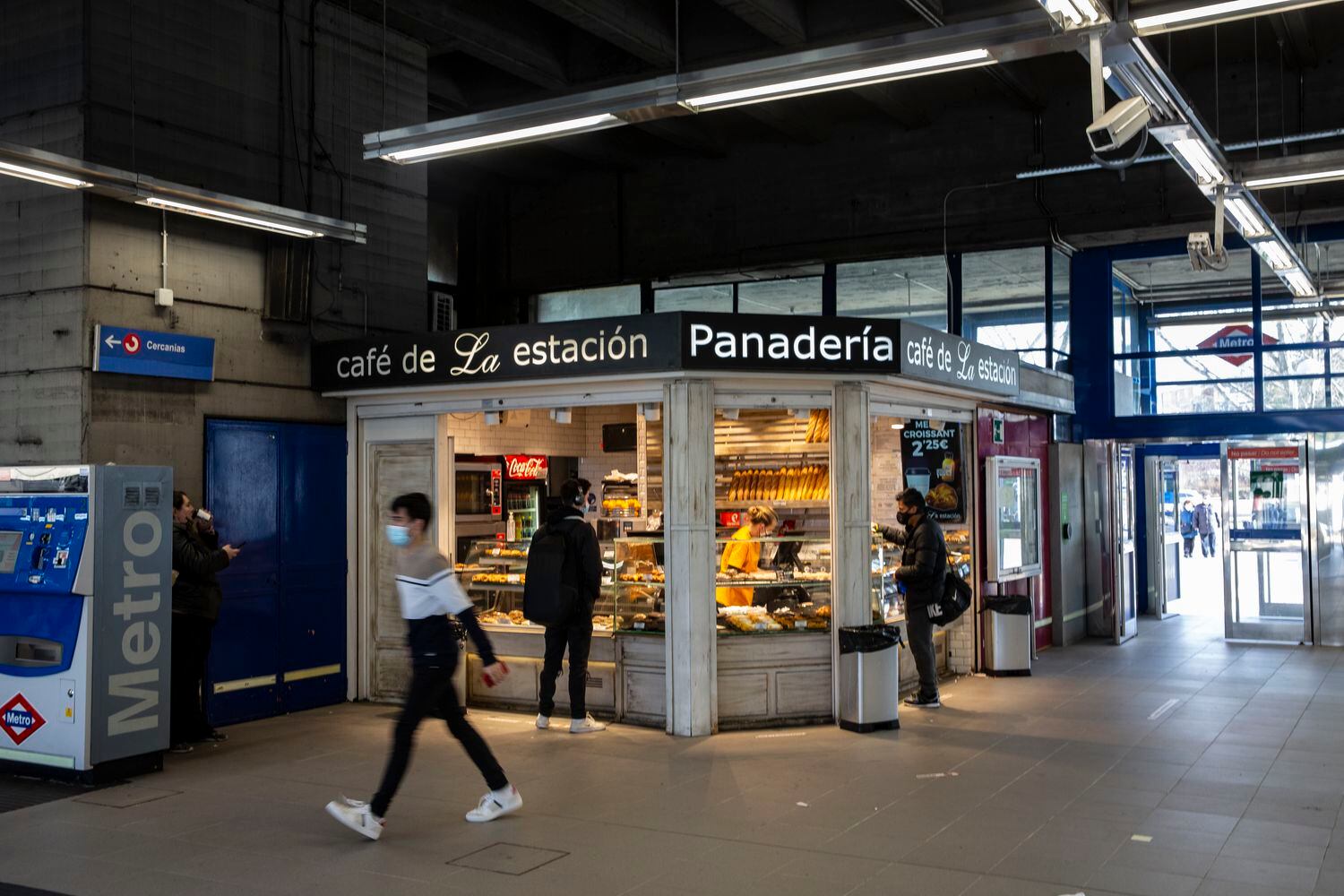 Panadería Café de La Estación, ubicada en la estación de Aluche.