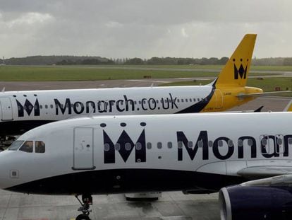 Aviones de Monarch aparcados en el aeropuerto de Luton (ReinoUnido).