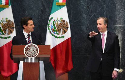 El presidente Enrique Pe&ntilde;a Nieto toma protesta el mi&eacute;rcoles pasado al nuevo secretario de Hacienda, Jos&eacute; Antonio Meade. 