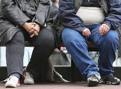 Dos ciudadanos obesos, en la ciudad inglesa de Manchester.