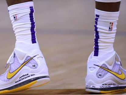 Detalle de las zapatillas del jugador de la NBA Lebron James, imagen de Nike.