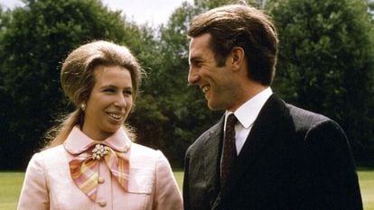 File photo dated 30/05/73 of La princesa Ana y el capitán Mark Philips el 30 de mayo de 1973 tras el anuncio de su compromiso.