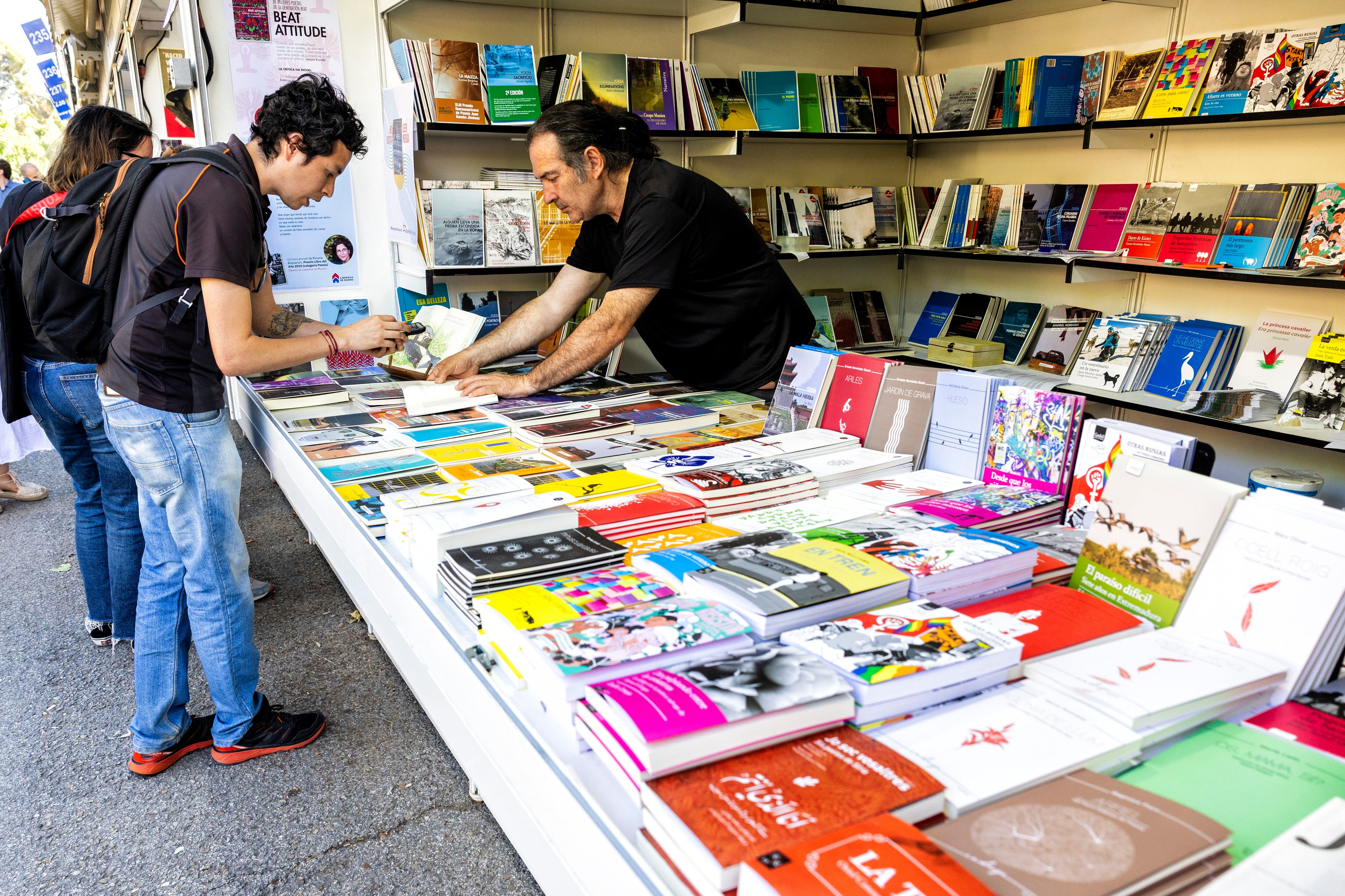Caseta compartida por las editoriales Bartleby y Godall. 