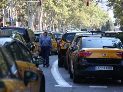 Los taxistas mantienen las protestas al no haber alcanzado un acuerdo con Fomento