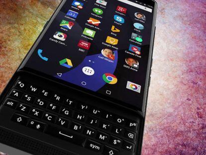 Así funciona, en vídeo, la pantalla curva deslizante de la BlackBerry Venice con Android