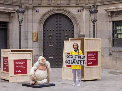 Les figures del Floquet de Neu i Greta Thunberg en el moment de la seva arribada al Museu de Cera de Barcelona.