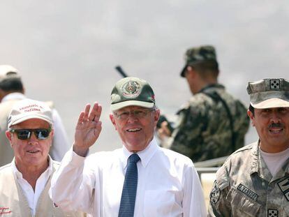 Kuczynski participa en un evento militar, este martes. 