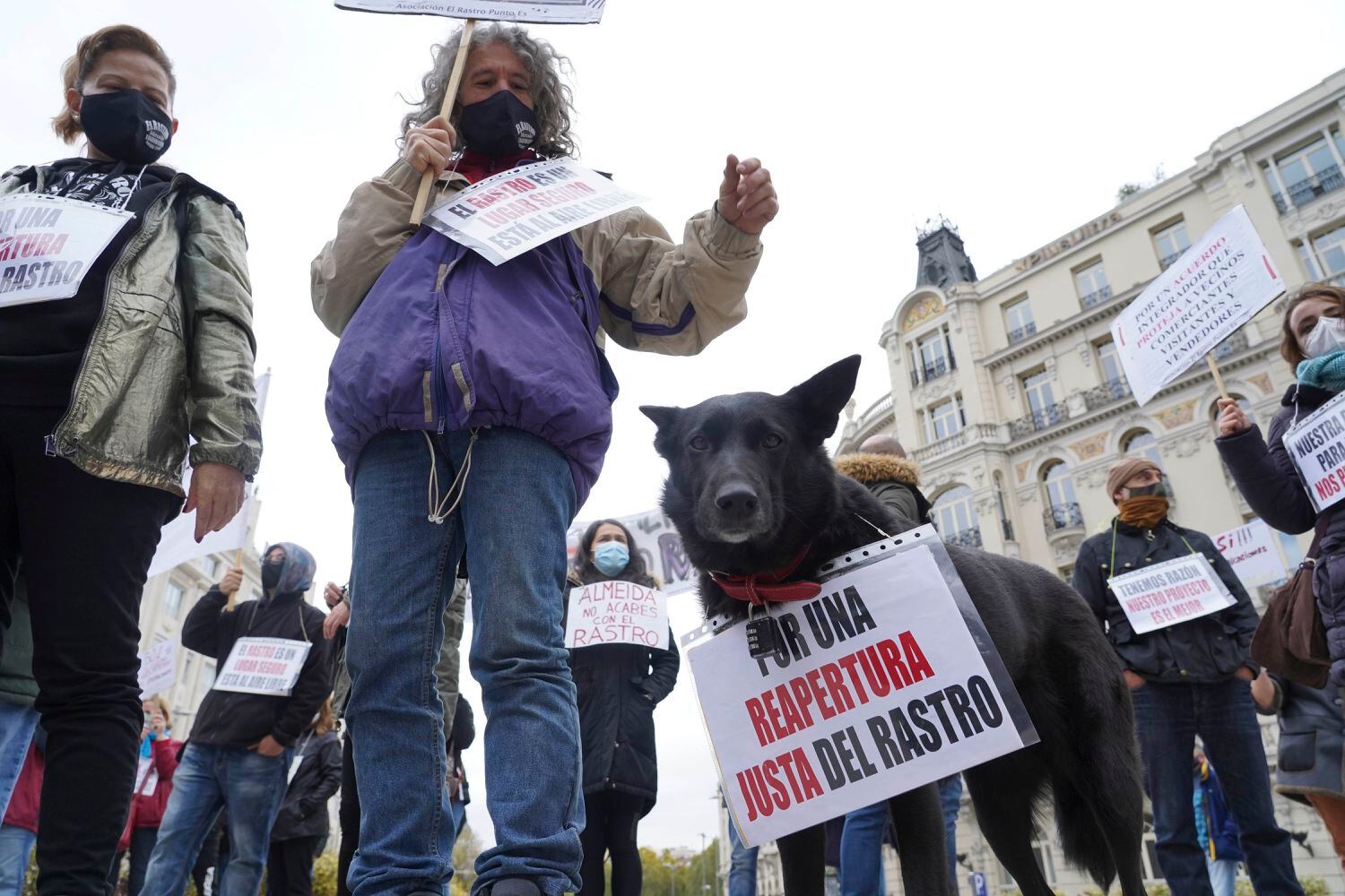 Manifestación de vendedores del rastro ante el Congreso de los Diputados este miércoles.