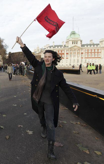 Charlie, el hijo del guitarrista de Pink Floyd David Gilmour, durante las manifestaciones estudiantiles del jueves 9 de diciembre de 2010 en Londres