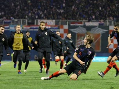 Jedvaj celebra el gol de la victoria de Croacia, este juevez en Zagreb.