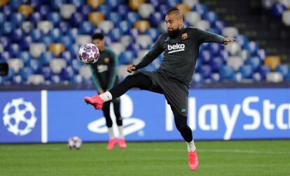 Arturo Vidal, en el estadio San Paolo.
