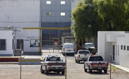 Imagen de la fachada del penal de Piedras Negras tomada este lunes.
