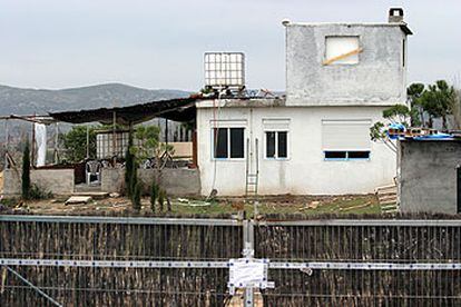 La casa del término municipal de Chinchón donde se fabricaron las bombas utilizadas en el atentado de Madrid el pasado 11 de marzo.