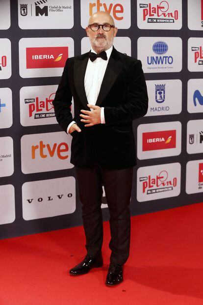 Javier Cámara, que se llevó el premio a Mejor actor por 'El olvido que seremos', en los VIII premios Platino.