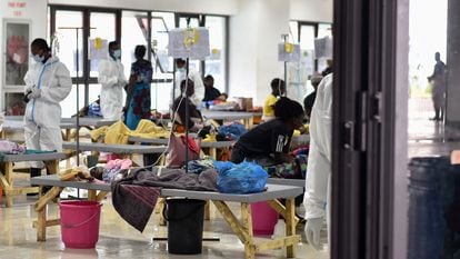 Centro de emergencia contra el cólera creado para hacer frente a un brote mortal en el Estadio de los Héroes Nacionales en Lusaka, Zambia, el 18 de enero.