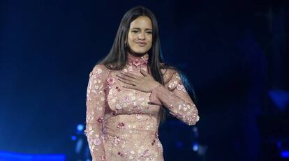 Rosalía durant la seva actuació l'any passat en l'homenatge a Alejandro Sanz als Grammy llatins.