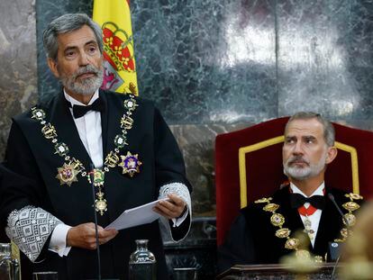 Carlos Lesmes, ante el Rey, en el acto de apertura del año judicial, el miércoles en la sede del Supremo.