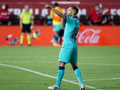 Jordi Alba celebra el seu gol en el retorn del Barça a la Lliga, al Mallorca.