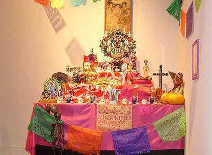 Altar mexicano, en el Centro Cultural de la Villa.