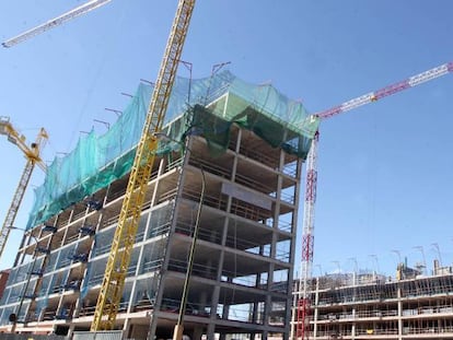 Una promoci&oacute;n a medio construir