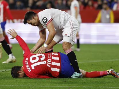 Álvaro Morata, durante el encuentro del domingo contra el Sevilla, en el que se retiró lesionado.