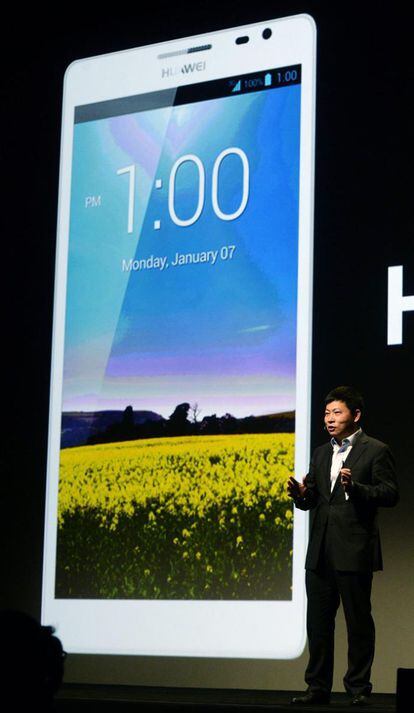 El director ejecutivo de Huawei Consumer Business, Group Richard Yu, habla de las características del nuevo smart phone Huawei Ascend Mate2 4G.