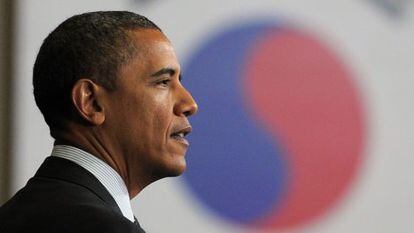 Obama pronuncia un discurso en la universidad Hankuk de Seúl.