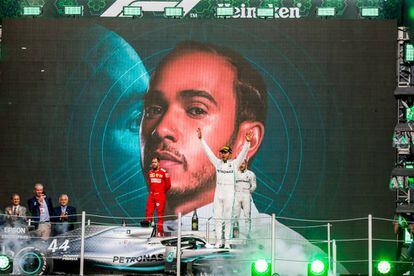 Hamilton celebra su triunfo en México, el pasado fin de semana.