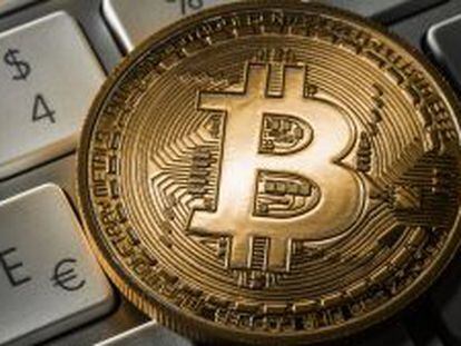 Las transacciones con bitcoins se realizan directamente de un usuario a otro.