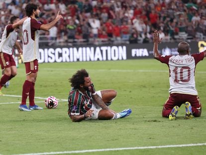 Marcelo reclama el penalti en el área del Al-Ahly, este lunes en la semifinal del Mundial de Clubes en Arabia Saudí.