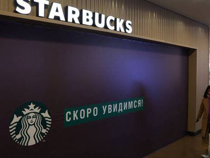 Un local de la cadena Starbucks en San Petersburgo, Rusia.
