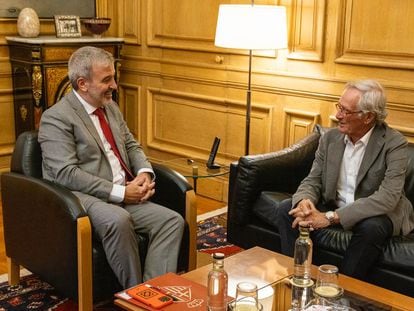 Reunión entre Jaume Collboni y Xavier Trias, en el despacho del alcalde de Barcelona, en verano.