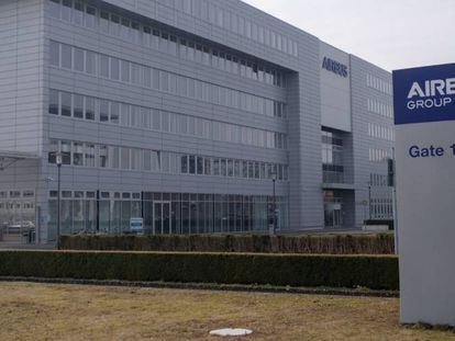 Vista de la entrada al edificio del grupo Airbus en Bremen.