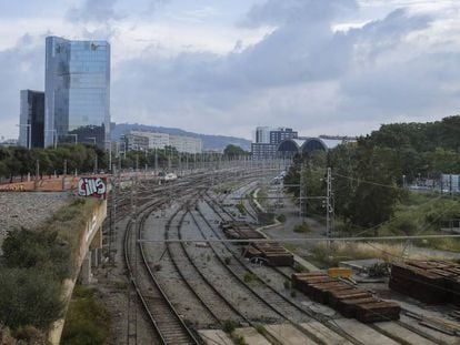 L'ampliació de la Ciutadella obliga a resoldre què fa amb les vies del tren.