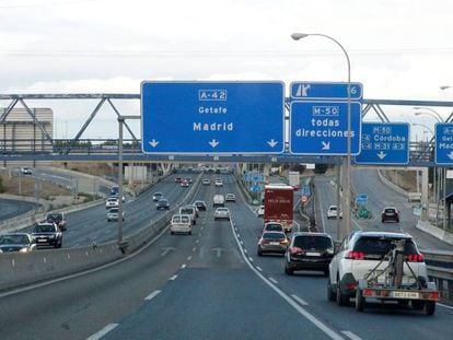 Vista de la carretera de Toledo, en sentido entrada a Madrid, en el retorno del puente del Pilar el pasado domingo.