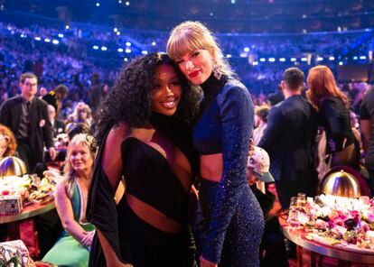 SZA and Taylor Swift in Los Angeles during the 2023 Grammy ceremony last February. 