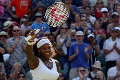 Serena Williams celebra su victoria durante el partido de cuartos de final contra Victoria Azarenka, en Wimbledon en  2009.