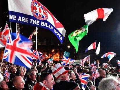 Partidarios del Brexit celebran la salida de Reino Unido de la UE.