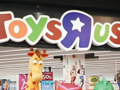 La británica Sports Direct compra seis tiendas de Toys 'R' Us en España por 34 millones