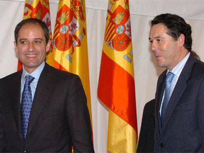 El expresidente de la Generalitat valenciana, Francisco Camps, y el exministro de Justicia, José María Michavila, en una imagen de archivo.