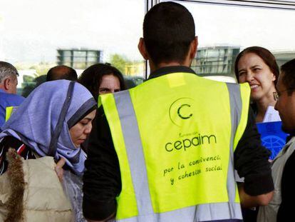 Un grupo de 31 refugiados del programa europeo de reubicaci&oacute;n llega a Madrid, el pasado 26 de septiembre.